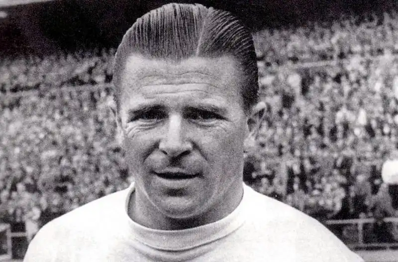 Ferenc Puskas: Nel 1960 segnò quattro gol nella finale della Coppa dei Campioni, però il trofeo finì sulla bacheca di Luis Suarez.