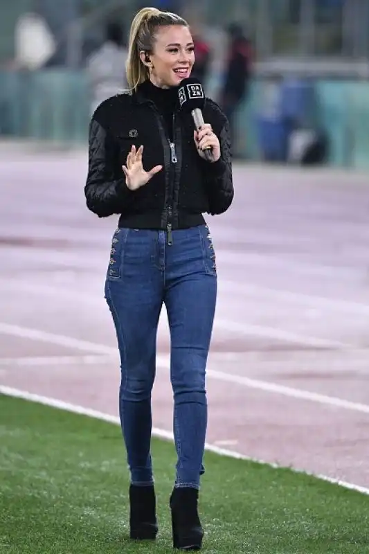 Le foto della showgirl catanese impegnata in Lazio-Juventus.