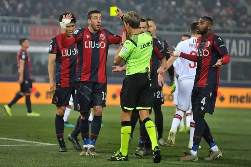 Mihajlovic non basta al Bologna: il Milan risale. La squadra di Pioli vince 3-2 in casa dei rossoblù: il tecnico serbo ha assistito alla partita dalla panchina.