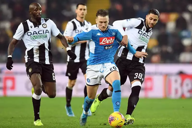 Altro passo falso del Napoli, a digiuno di vittorie da mesi: la squadra di Ancelotti non va oltre l'1-1 alla Dacia Arena contro l'Udinese.