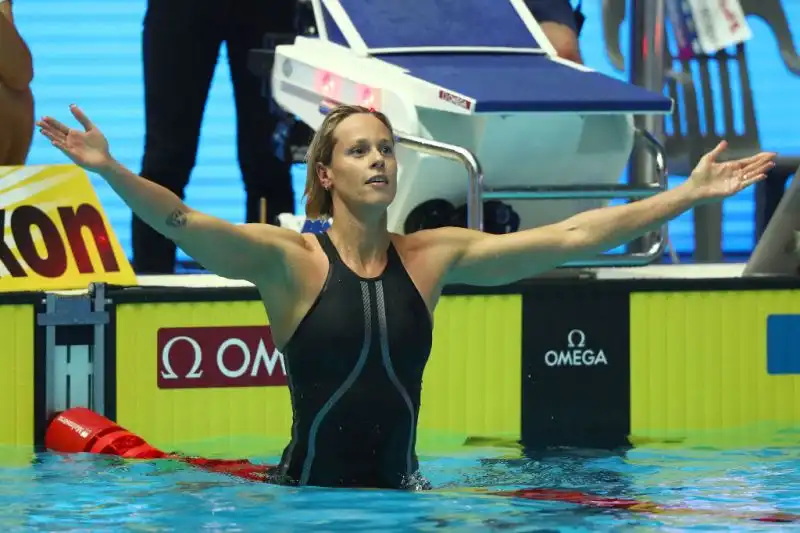 Federica Pellegrini ha vinto l'oro nei 200 stile libero ai Mondiali di nuoto in Corea del Sud.