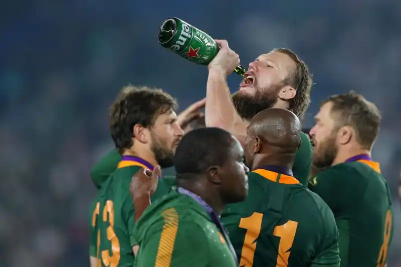 Il Sudafrica ha vinto per la terza volta nella sua storia il Mondiale di rugby, abbattuta l'Inghilterra nella finale di Yokohama.