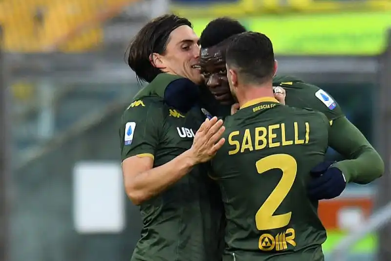 Pareggio tra Parma e Brescia e vittoria in trasferta per il Bologna a Lecce nelle partite del pomeriggio della diciassettesima giornata di serie A.