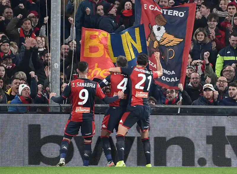 Nicola resuscita il Genoa: resa Sassuolo. Il terzo allenatore stagionale del Grifone debutta bene: i rossoblù vincono 2-1 e lasciano l'ultimo posto