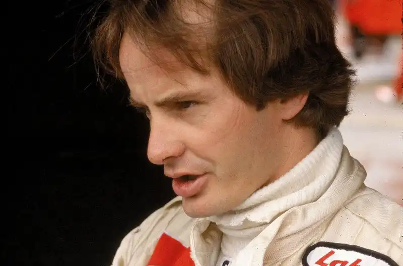 Passato alle quattro ruote nel 1976 ha vinto sia il Campionato di Formula Atlantic canadese che quello statunitense.