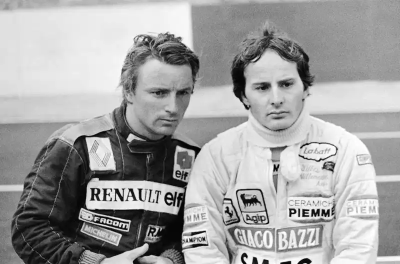 Nel 1977 ha fatto il suo esordio in Formula 1, con una McLaren