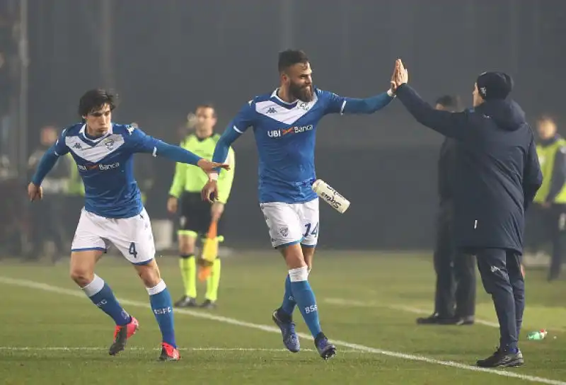 Quarta vittoria in cinque partite di campionato per il Napoli di Gennaro Gattuso, che piega in rimonta il Brescia al Rigamonti per 2-1