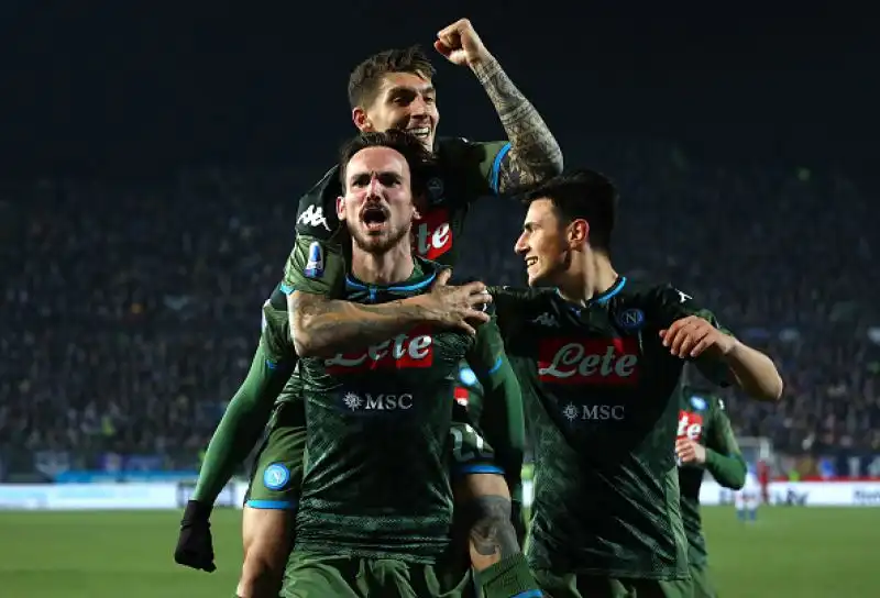 Quarta vittoria in cinque partite di campionato per il Napoli di Gennaro Gattuso, che piega in rimonta il Brescia al Rigamonti per 2-1