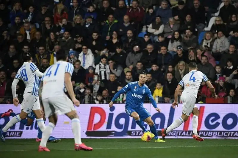 La Juventus supera per 2-1 in trasferta la Spal nel secondo anticipo del sabato della 25esima giornata di serie A.