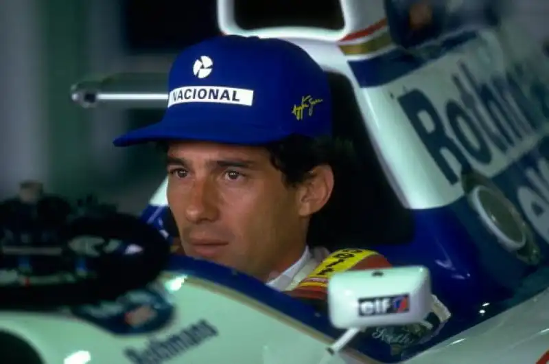  e nel 1994 Ayrton Senna è entrato nellabitacolo della sua nuova monoposto