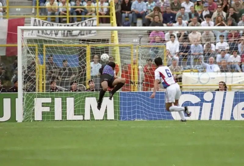 Davor Jozic andò in gol contro Germania Ovest e
Colombia, realizzando le uniche due reti della Jugoslavia al Mondiale e le uniche in Nazionale
della propria carriera
