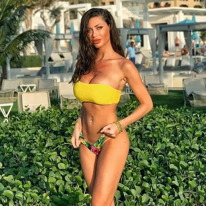 Sofia Barbieri è tra le influencer italiane più seguite in rete con centinaia di migliaia di followers su Instagram e Twitter.