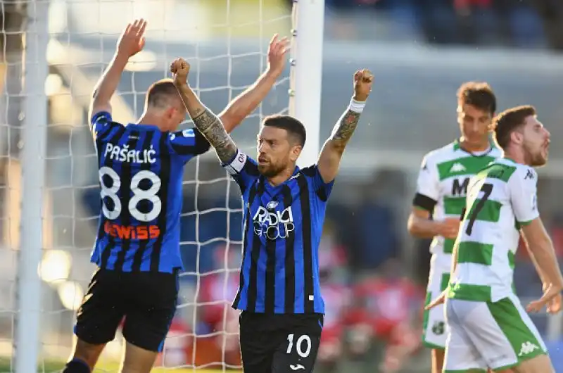 L'Atalanta riprende il campionato con una goleada: la squadra di Gasperini abbatte il Sassuolo per 4-1 nella partita al Gewiss Stadium, recupero della venticinquesima giornata di Serie A.