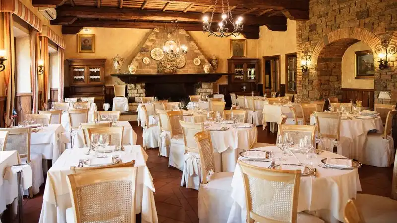Le foto del rinomato ristorante romano, punto di riferimento per tantissimi.
