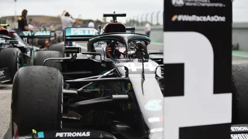 Lewis Hamilton ha vinto anche il Gran Premio di Portogallo.