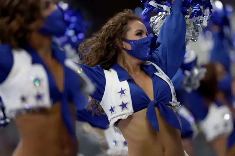 A Dallas ci sono tante belle ragazze: ecco le pin up dei Cowboys.