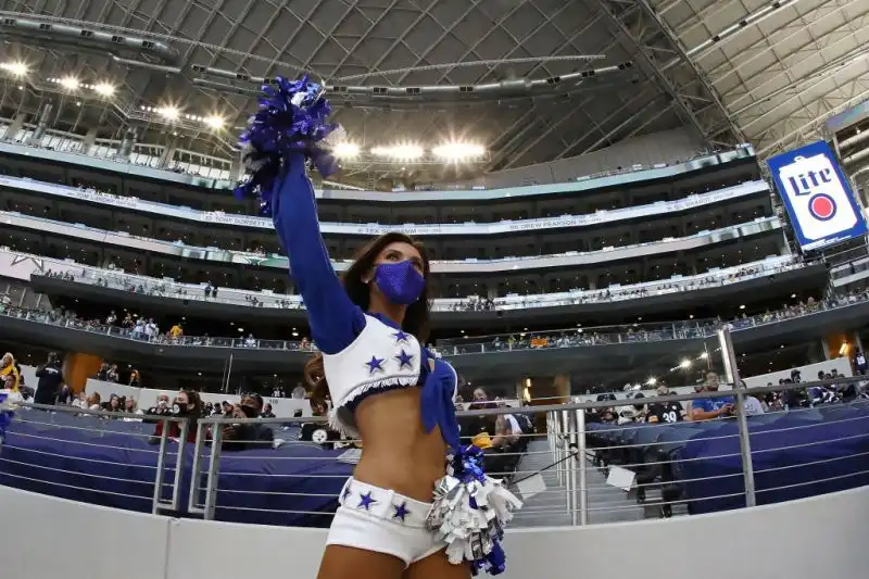 I Dallas Cowboys sono la squadra considerata più amata degli Stati Uniti. Le cheerleaders fanno la loro parte.