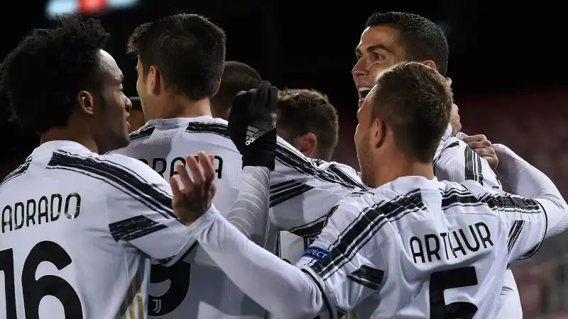 Grazie al 3-0 finale, la Juventus conquista il primo posto nel Gruppo G all'ultima giornata.