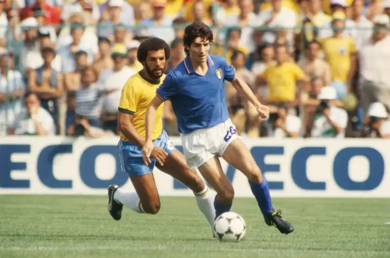 Paolo Rossi -Pablito chi ha lasciati a soli 64 anni. Uomo simbolo del Mondiale 1982, 'Pallone d'oro' nello stesso anno