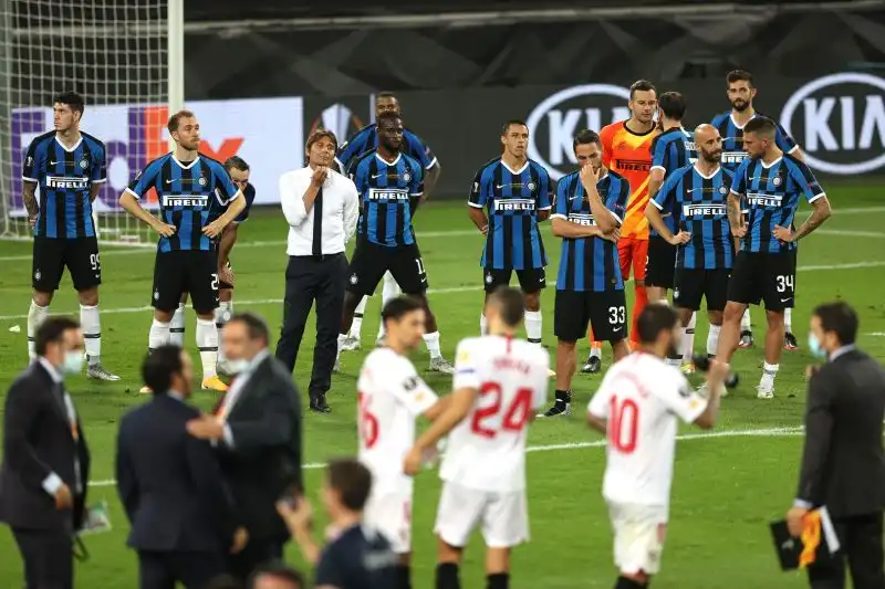 L'Inter ha perso la finale di Europa League contro il Siviglia, mancando l'appuntamento con un trofeo che sembra stregato per le italiane
