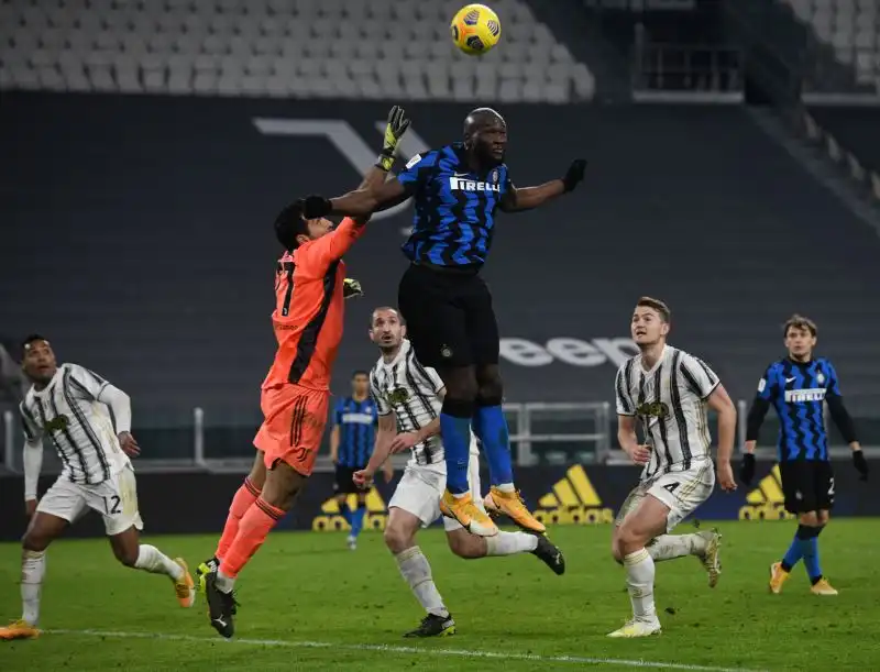 La Juventus pareggia per 0-0 con l'Inter all'Allianz Stadium e conquista la finale di Coppa Italia grazie alla vittoria per 2-1 nella gara d'andata a San Siro