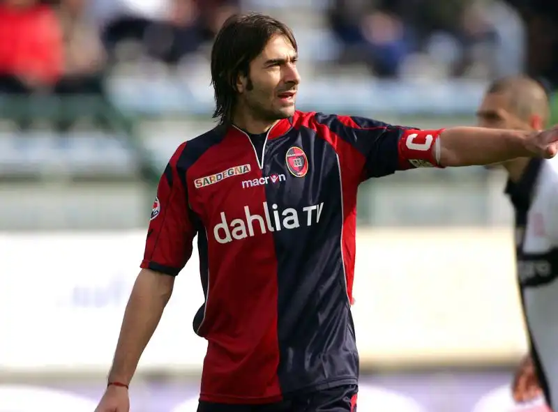 Daniele Conti ha fatto il suo esordio con il Cagliari nel 1999