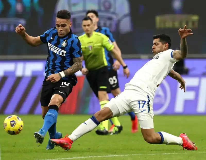 L'Atalanta è più pericolosa, mentre l'Inter va a fiammate in ripartenza: murata al 26' un'occasione di Lautaro Martinez