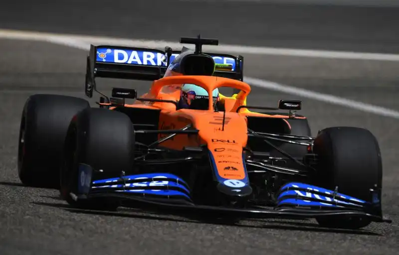 9 D. Ricciardo (McLaren) 1:32.215 a 1.926