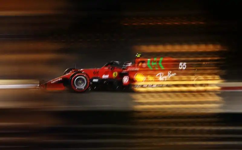 La Ferrari ha dato un forte segnale in Q2, quando, con le gomme soft, ha chiuso la manche con il primo e il secondo tempo.