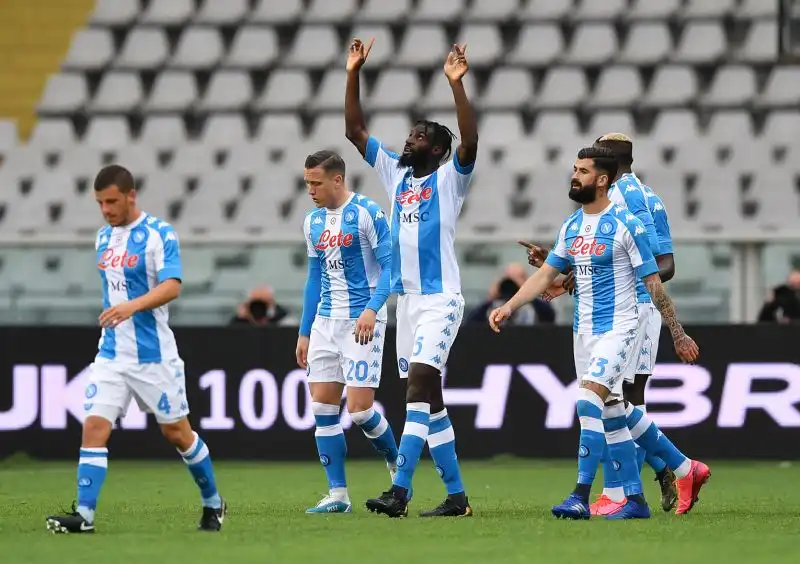 Il Napoli ha vinto il posticipo a Torino: Bakayoko e Osimhen stendono i granata