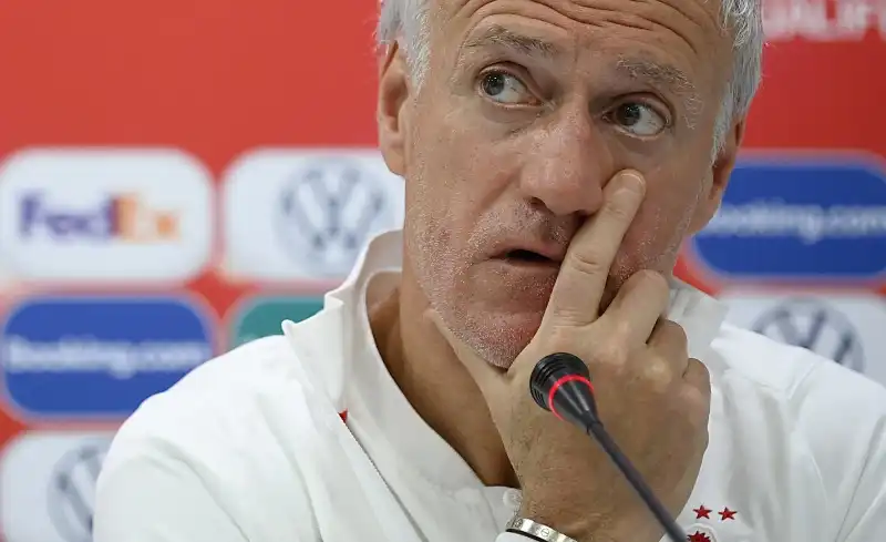 Deschamps ha giustificato la sua decisione spiegando che Mbappé si trova in un periodo difficile e sta lottando con problemi fisici e psicologici