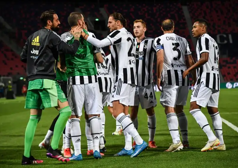 Dopo nove scudetti di fila, la Juventus chiude al quarto posto. Ma dopo aver temuto di mancare addirittura la qualificazione alla Champions