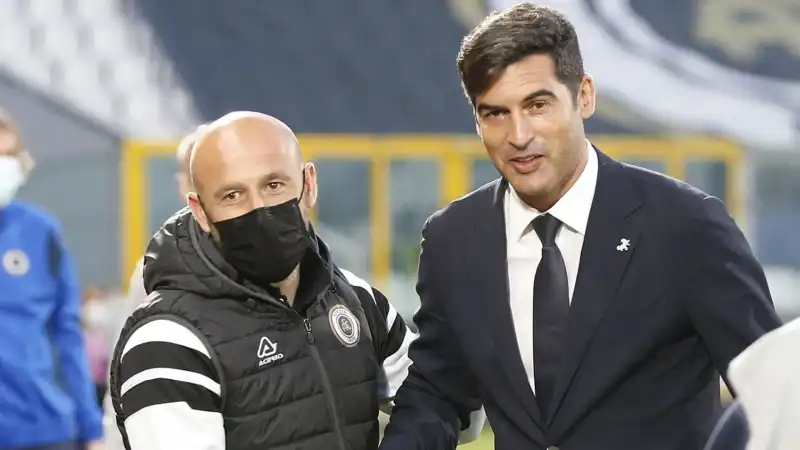 Una scelta che scontenta i tifosi rossoneri, che già si erano opposti a Julen Lopetegui