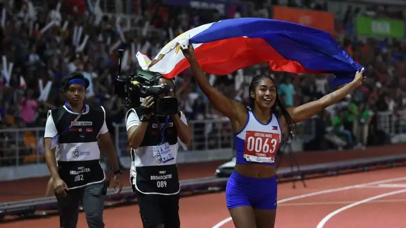 Kristina Knott, Filippine, 26 anni, 200m