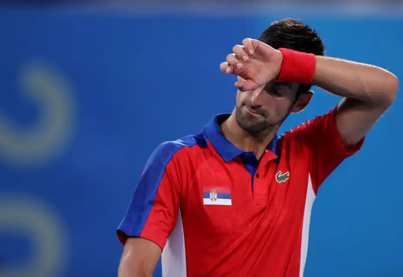 Durante il match Djokovic non ha nascosto la sua frustrazione sul campo dell'Ariake Tennis Park Centre Court