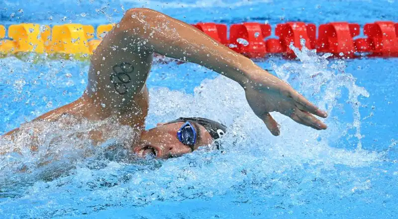 Anche il nostro nuotatore Gabriele Detti ha un tatuaggio dedicato alle Olimpiadi, i Cinque Cerchi nei rispettivi colori