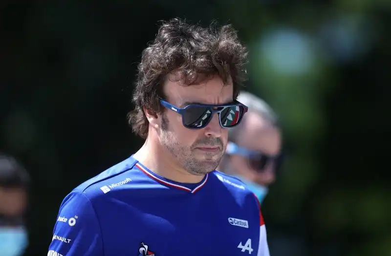 F1, il team principal dell’Alpine rassicura Fernando Alonso