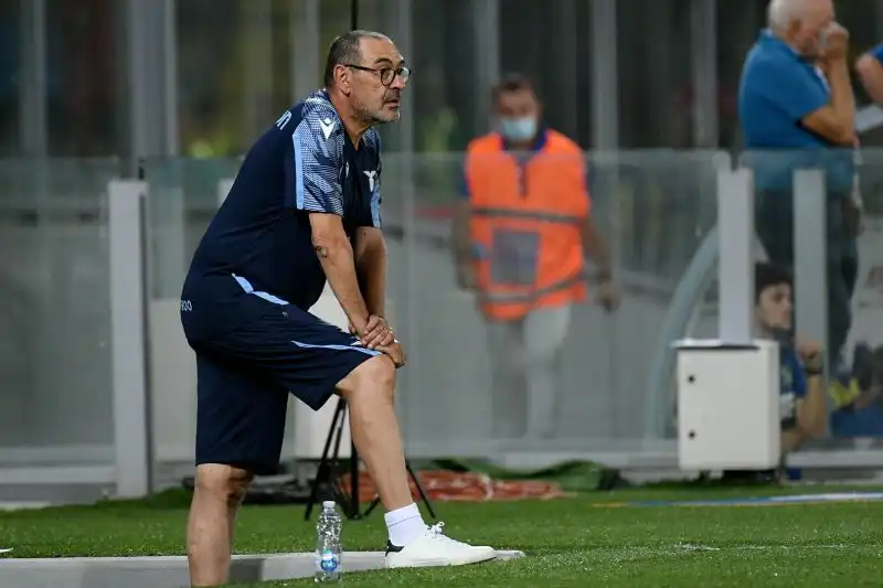 Dopo un anno di stop, ritorna in Serie A anche Maurizio Sarri, stavolta alla guida della Lazio: il tecnico toscano è stato scelto come successore di Simone Inzaghi