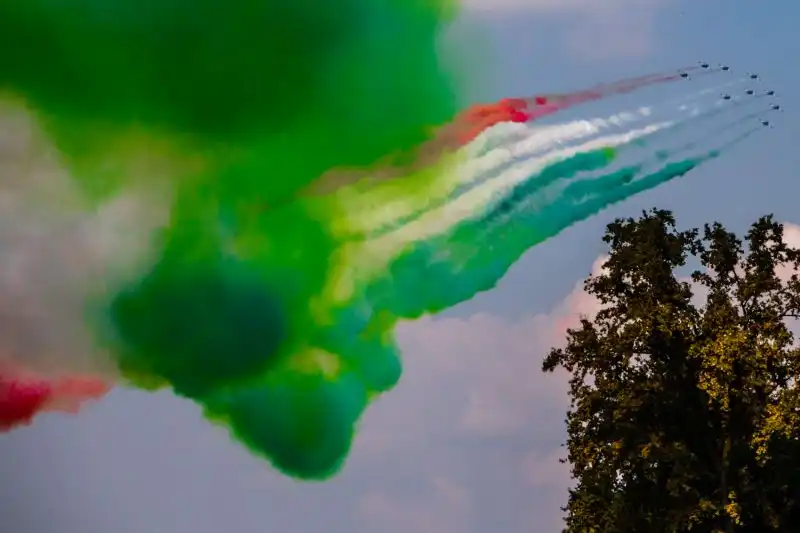 Le Frecce Tricolori sono partite dall'aeroporto militare di Ghedi, in provincia di Brescia: l'arrivo a Monza richiede pochi minuti di volo. Foto di Cristian Lovati