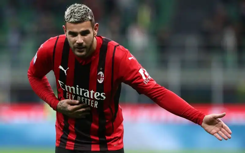 Milan, Theo Hernandez viene elogiato da un ex rossonero