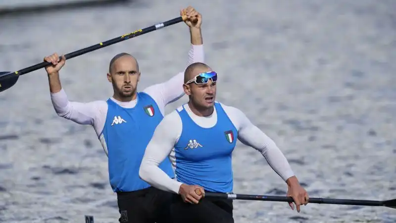 Ai campionati del mondo di canoa velocità conquistano l'oro nel C2 500 Daniele Santini e Nicolae Craciun