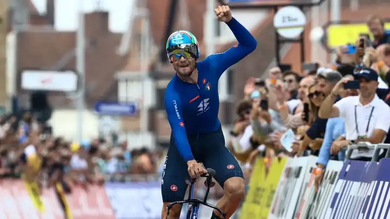 Ai mondiali di ciclismo su strada ancora festa azzurra: Filippo Ganna conquista l'oro nella prova a cronometro