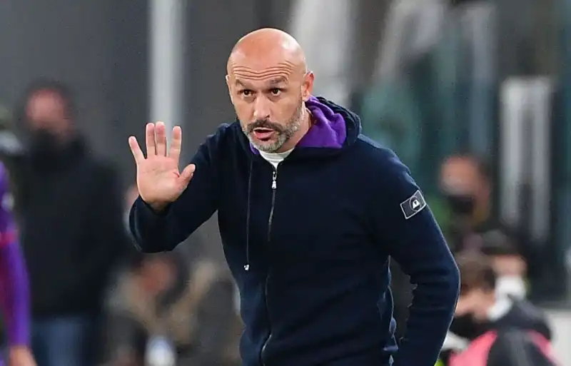 Italiano 6: la sua Fiorentina tiene bene il campo a lungo, dopo l'espulsione di Milenkovic cambia tutto.