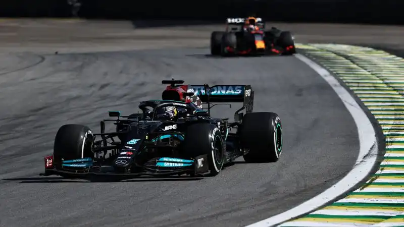 "Sul duello con Verstappen non ho molto da dire, ho pensato solo a correre" ha invece detto Lewis Hamilton