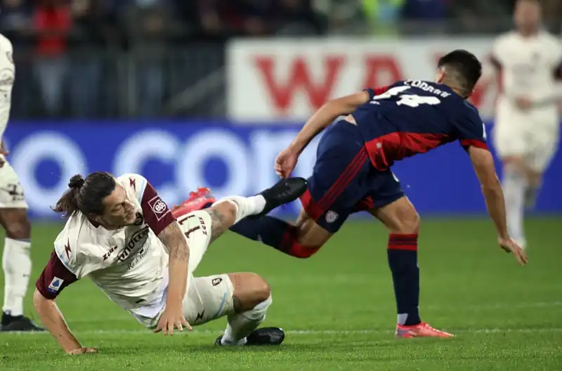 Cagliari e Salernitana si sgambettano a vicenda: 1-1