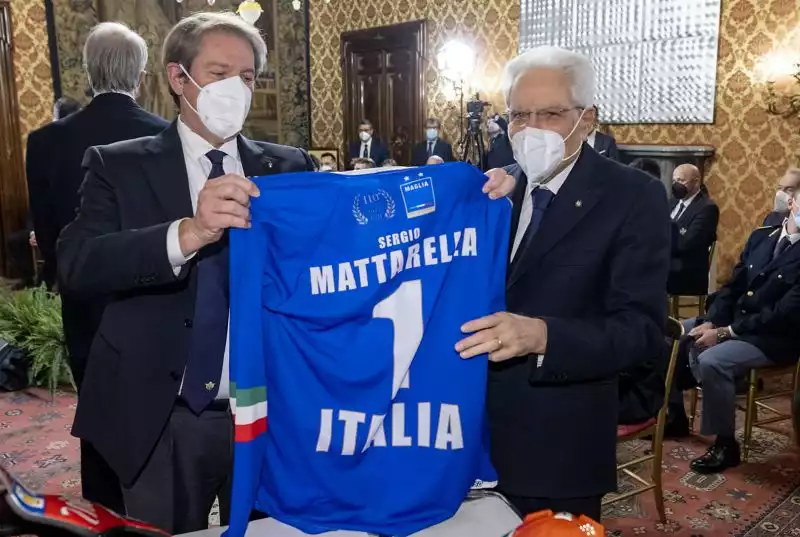 Il Presidente Mattarella si è rivolto ai presenti con grande apprezzamento per i prestigiosi risultati ottenuti. Fonte: Federazione Motociclistica Italiana