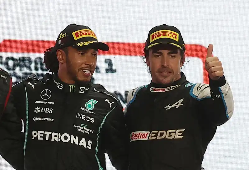 Fernando Alonso, nuova frecciatina a Lewis Hamilton