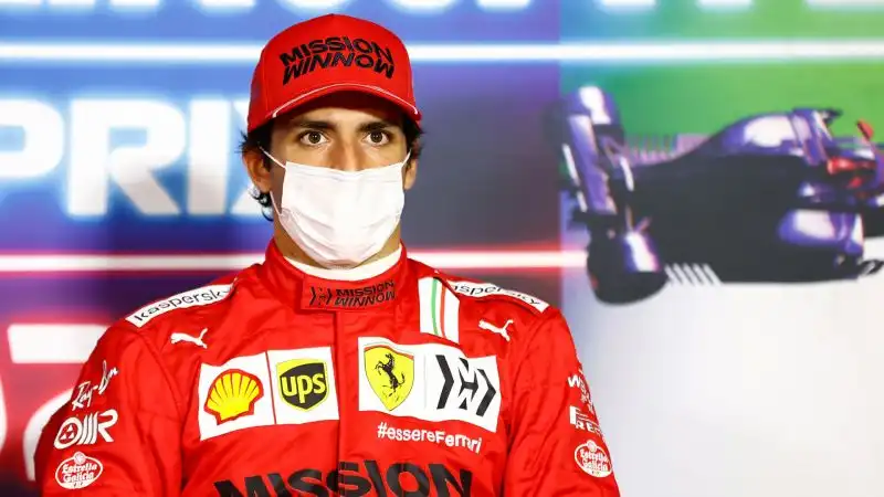 Carlos Sainz 8.5: quinto posto nella classifica finale alla prima stagione in Ferrari, da sottolineare i 4 podi conquistati