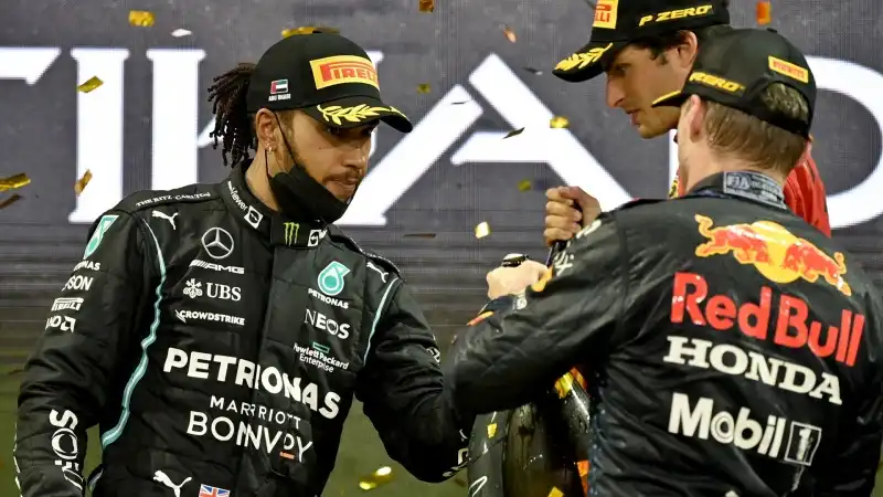 Lewis Hamilton-Max Verstappen, due ex ferraristi vorrebbero l’ex aequo