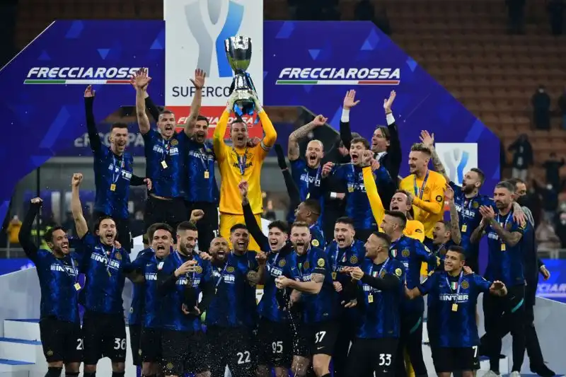 Sesta Supercoppa Italiana per l'Inter. La vittoria arriva negli ultimi secondi del secondo supplementare